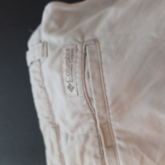 Columbia sportswear men's cargo beige shorts size 42 inseam 8 lots of pockets - Picture 8 of 9